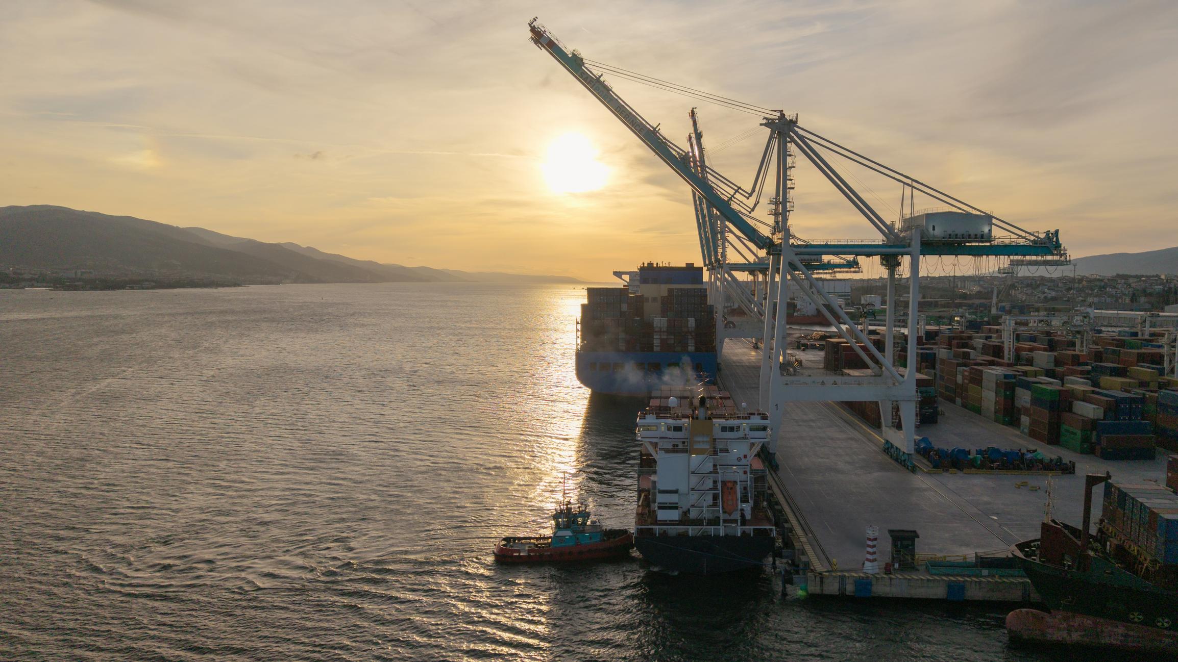 Port and sea freight operations